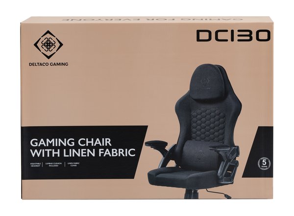 DC130-pelituoli mustana pehmeällä pellavakankaalla.