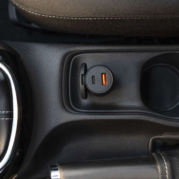 Maadoitettu jatkojohto 6x CEE 7/3 1x CEE 7/7 5m